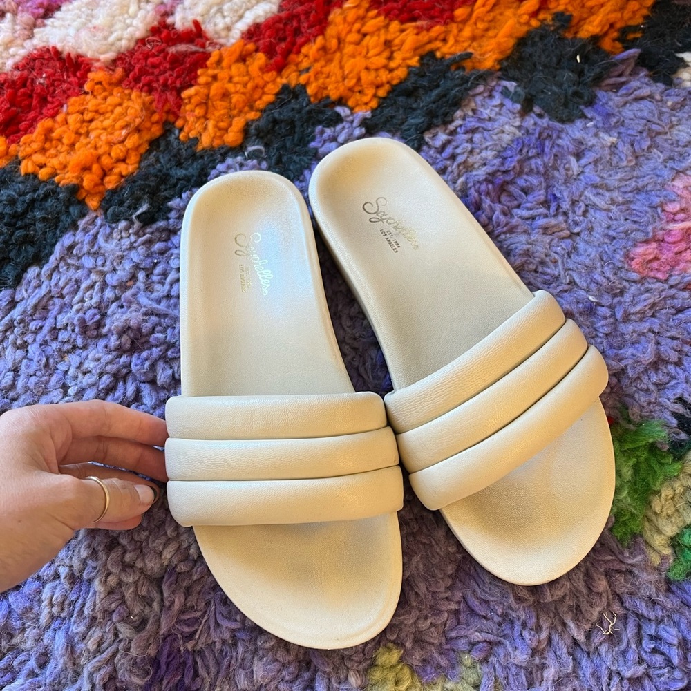Cute cream colored slides/sandals